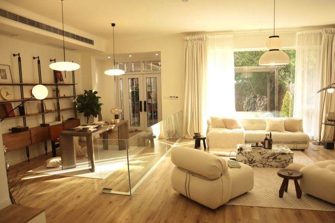 modern 4brs lane house floor heating nice garden in Hong qiao only 37K 