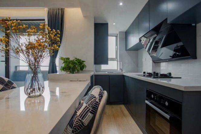 2 br+2 bath Apt &balcony &floor heating &oven Loushanguan rd L2