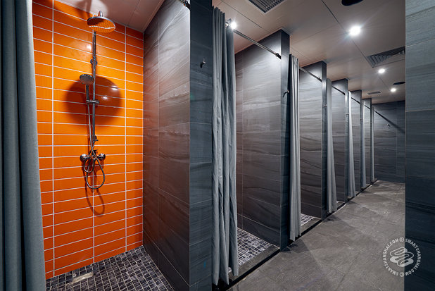 orangetheorylockerroom2