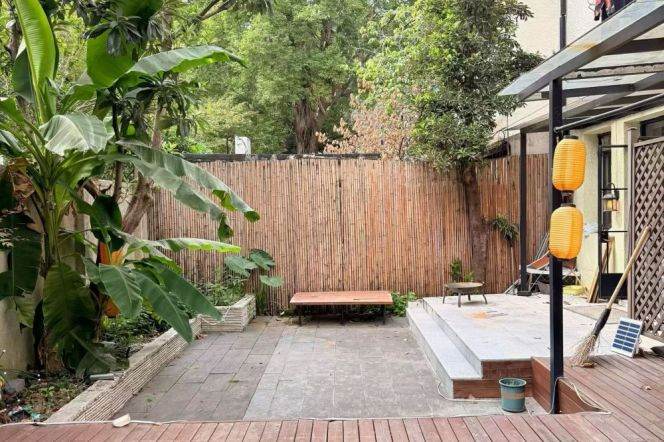 Big Garden House 2br/2bt in west Jianguo Road