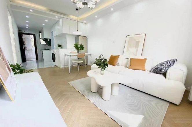 Modern and bright one bedroom Apt  3mins to L2/3/4Zhongshan Park