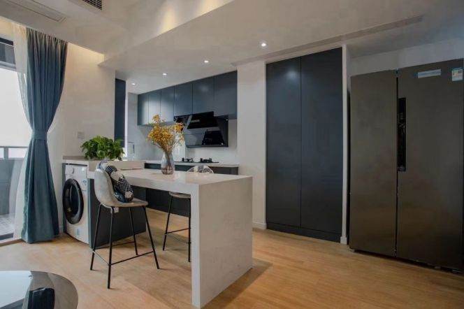 2 br+2 bath Apt &balcony &floor heating &oven Loushanguan rd L2