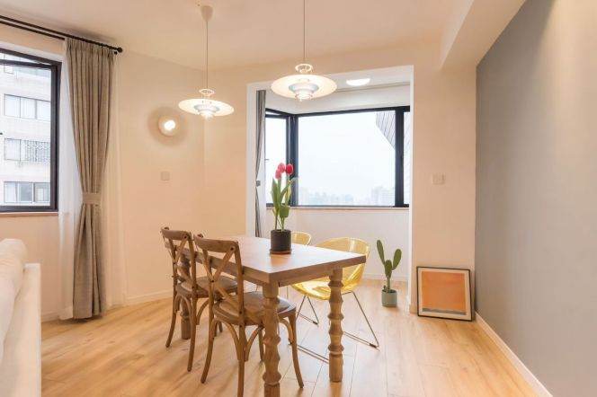 High rise 2br/1bth apt@ hongqiao rd