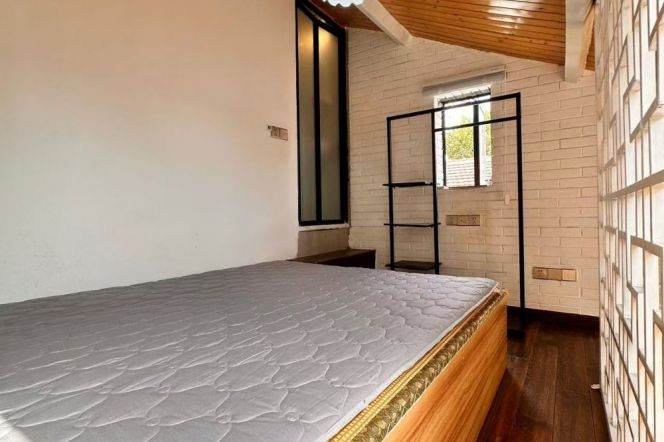 Furnished 1Br with balcony Iapm