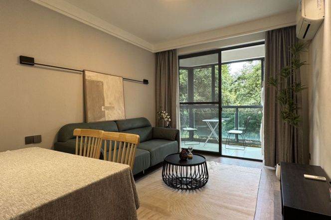 Cozy 2br apt with balcony and green view by Zhongshan park L2/3/4