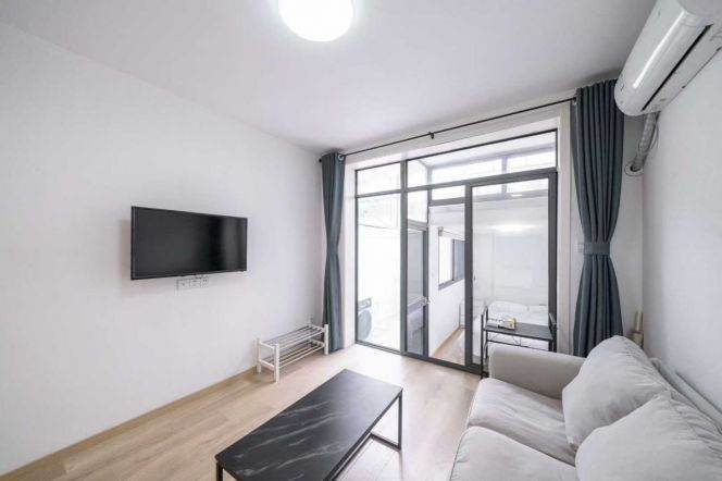 Valuable/Newly Yongjia/Xiangyang Rd 2BR with Patio 8.5K 