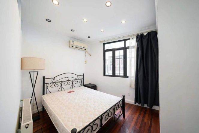 Duplex 2Br Lane House w. Wall Heater 