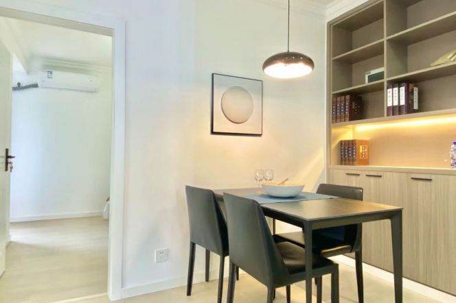 Nice 2br apt with good sunlight by XuJiwHui L11 L9. L1