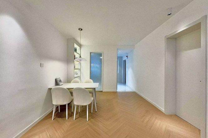 Lovely 1br apt with 25sqm yard by Zhongshan Park with L2. L3. L4