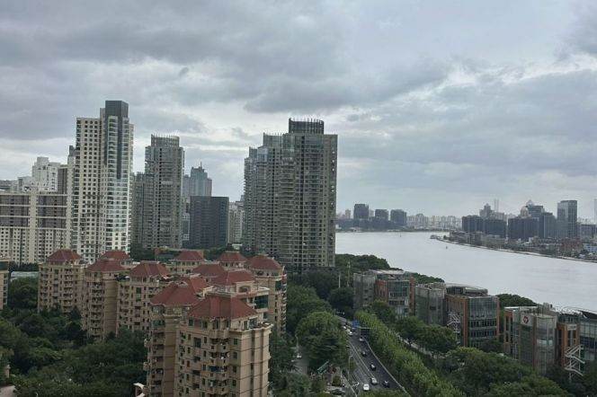 modern 2brs open balcony nice river view in Lujiazui line 2,9,14 only 18K