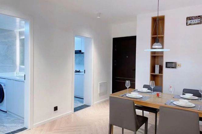 Zhongshan park nice 2br with good view only 15k