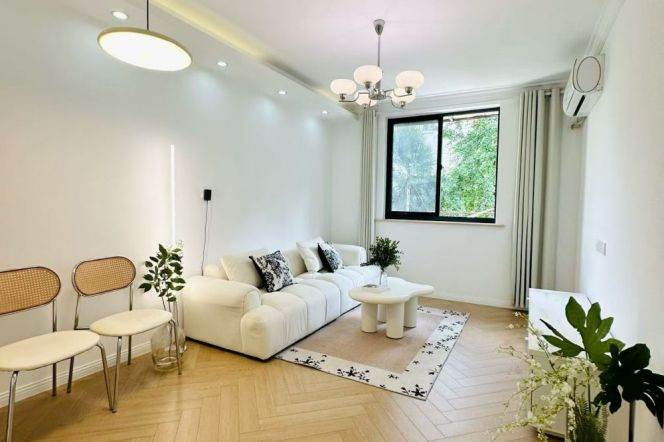 Bright 1br apt@ zhongshan park