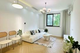 Bright 1br apt@ zhongshan park