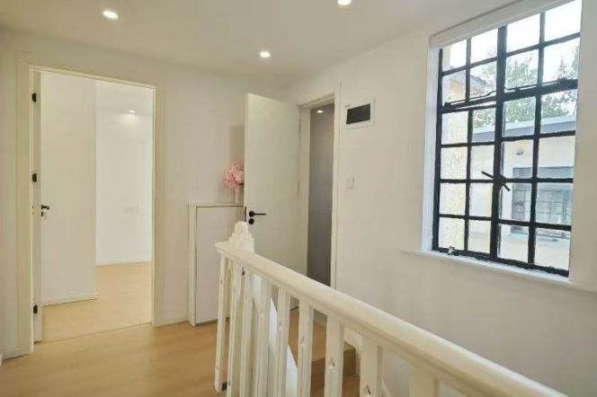 2br-Jiashan Road - 3 minutes to Line 1/10/12 - Shaanxi South Road
