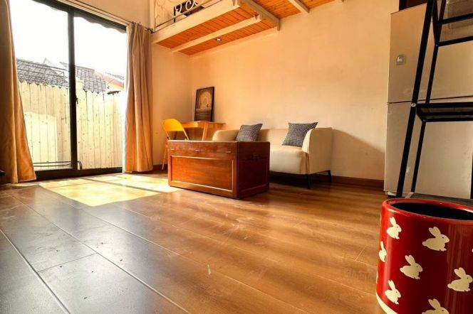 Furnished 1Br with balcony Iapm