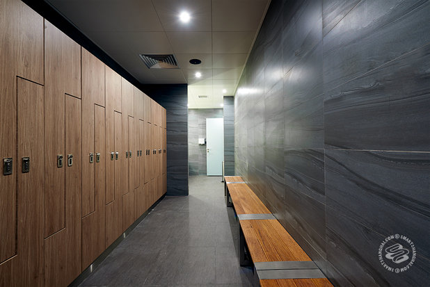 orangetheorylockerroom1