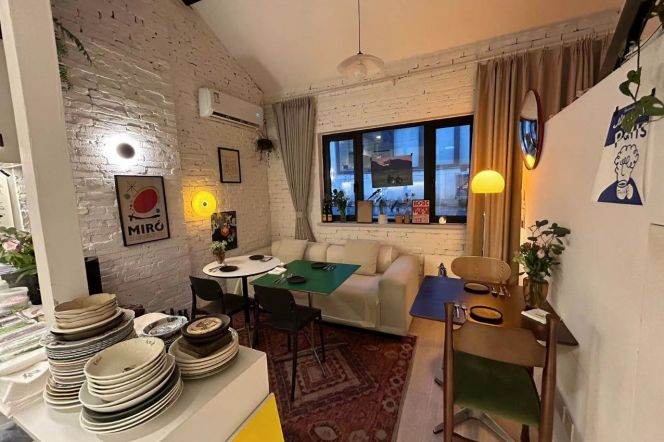 Duplex 3br with Terrace near iapm,Line 1/9/10/12 South Shanxi Road St.，Jiashan Road