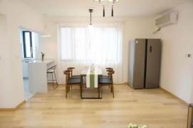 3 Bedrooms Apartment in Jing'an with Stunning Skyline Views