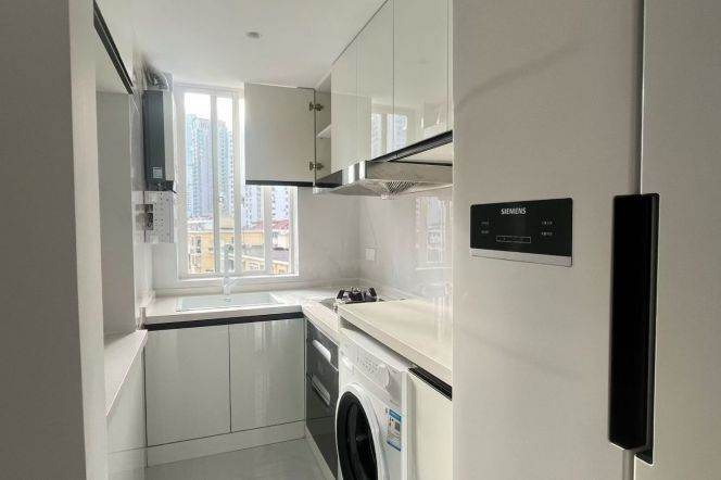 2 Brs, 1 Living room, 90 sqm, Brand-new Dec, High rise Building @ Zhaojiabang rd L7&9