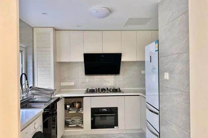 Decent 2Brs in Justin Court XingGuo Rd