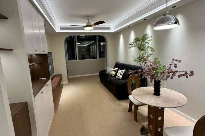 Newly Renovated Spacious&Sunny 1Br/2Lr/1Bt@L2/3/4 Zhongshan Park Station 