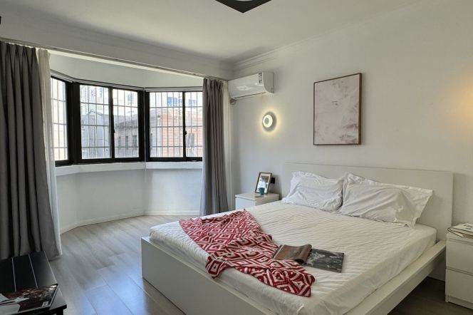 Spacious 2Br + balcony | Next to L10/11 Jiaotong University | Highrise good view