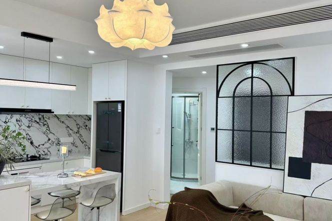 2 Brs, 2 Baths, 120 sqm, Floor Heating/Central ac, Newly renovated @ Changshou rd L7&13