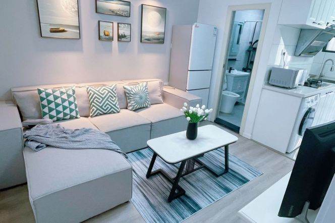 Zhongshan park cozy 2BR 1LR@L2/3/4,double south/bright room