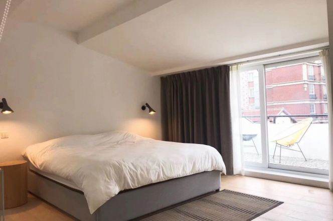 Loft 2br-2bath with big Terrace near iapm,Line 1/10/12 South Shanxi Road St.