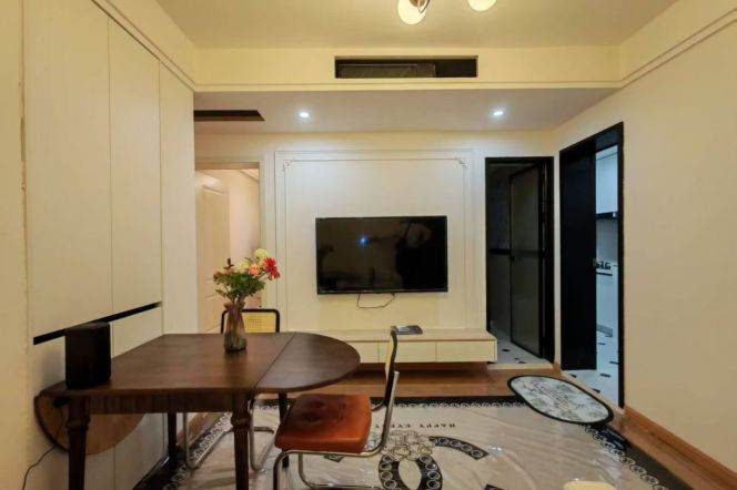 2 Brs, 1 Living room, 80 sqm, Brand-new Dec @ Jiaotong Uni L10&11