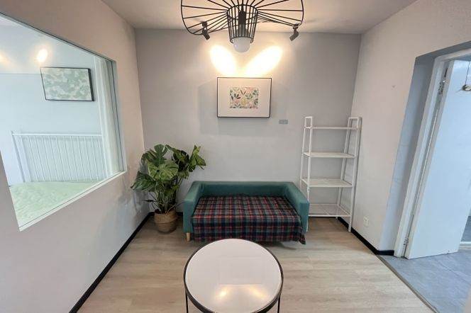 Nice Master Bedroom Near ZhongShan park