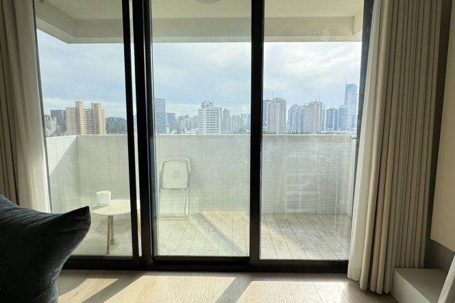 3brs2lrs2baths/160sqm/luxury/Xinhua rd /big balcony/Jiaotong University