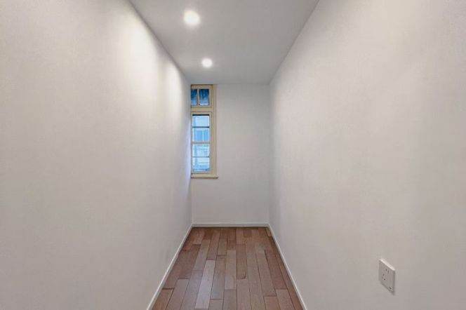 Modern Deco 1BR APT Hengshan Rd  5.5k