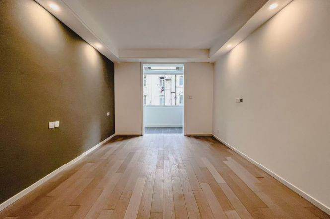 Modern Deco 1BR APT Hengshan Rd  5.5k