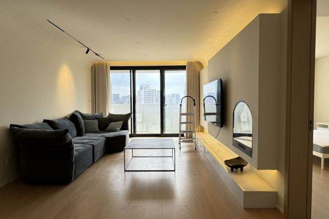 3brs2lrs2baths/160sqm/luxury/Xinhua rd /big balcony/Jiaotong University