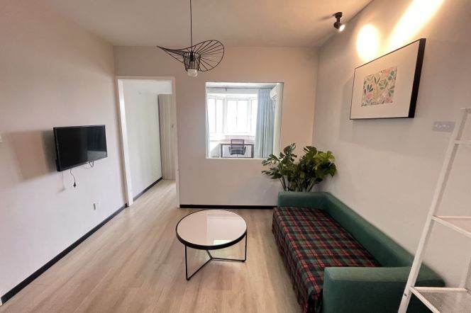 Nice Master Bedroom Near ZhongShan park