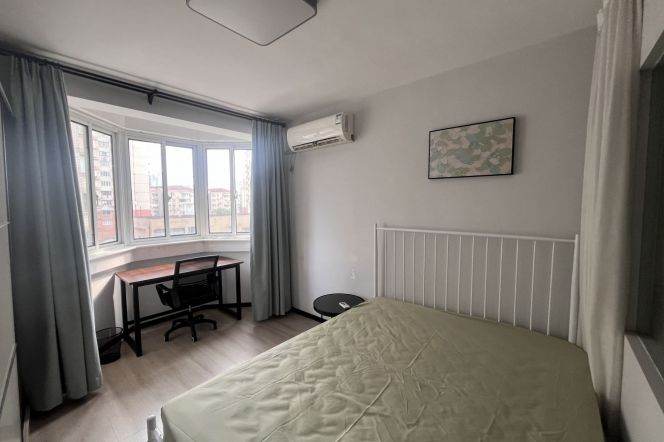 Nice Master Bedroom Near ZhongShan park