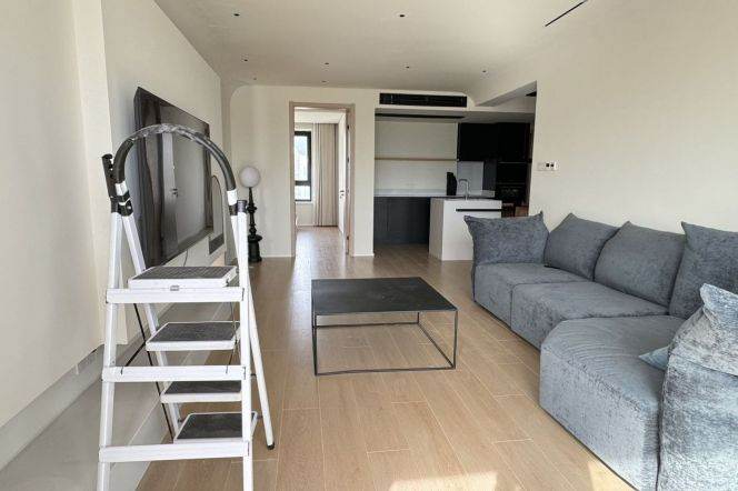 3brs2lrs2baths/160sqm/luxury/Xinhua rd /big balcony/Jiaotong University