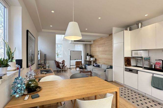 Loft 2br-2bath with big Terrace near iapm,Line 1/10/12 South Shanxi Road St.