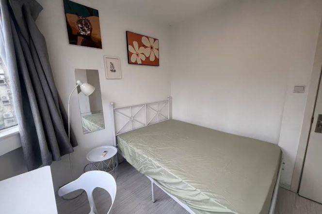 Line2 & Line 11 Jiangsu Road shared apt nice Room 2600RMB