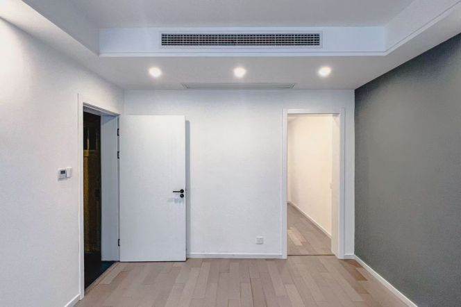 Modern Deco 1BR APT Hengshan Rd  5.5k