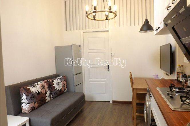 Nice 1br APT+Terrace Clean quiet Jianguo Rd 5.5k