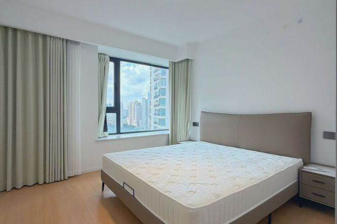 3 Brs, 2 Baths, 150 sqm with Open Balcony, Gym/Swimming Pool @ Zhongtan rd L3&4