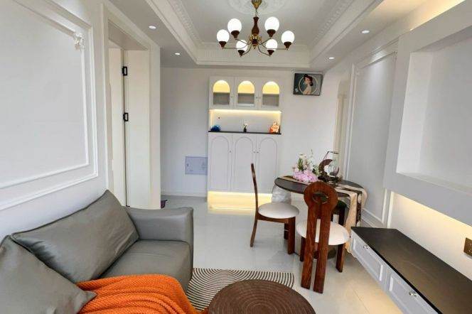 3 Bedrooms near Line 15 East Wuwei Rd station