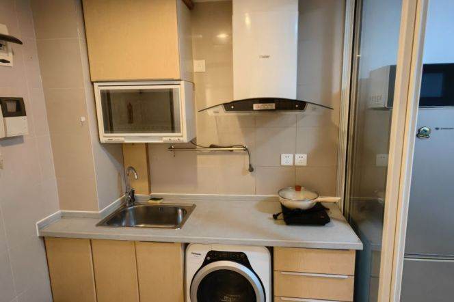 Cozy 1bdr apt in Changshou rd.Metro station nearby.