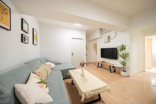 Co-Living Apartment with private bathroom near Zhongshan Park
