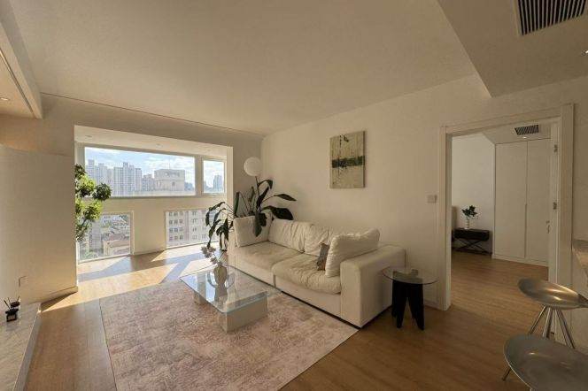 2brs2lrs1bath/walking closet/120sqm/elevator/facing south