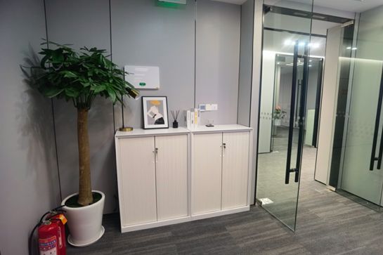 180sqm furnished office nr People square