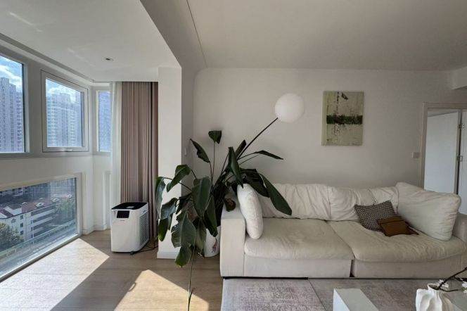 2brs2lrs1bath/walking closet/120sqm/elevator/facing south