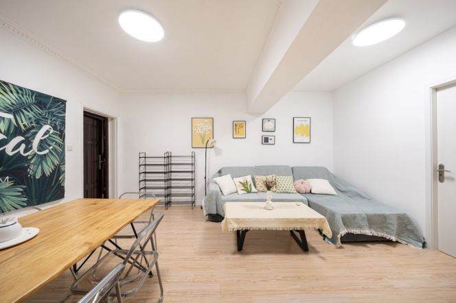Co-Living Apartment with private bathroom near Zhongshan Park